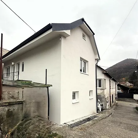 Dom Na Kameni Nyaraló
